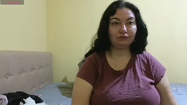 BBW MILF 4U online show from February 6, 6:40 am