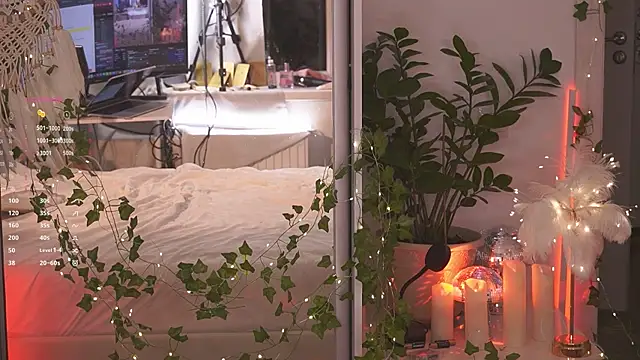 Snapshot of Ffoxyflame chatting on March 15, 2:24 am Ffoxyflame online show from March 15, 2:24 am