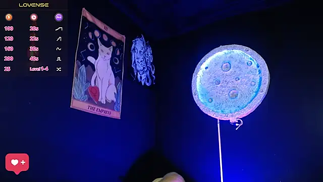 girl intense444 online show from December 15, 1:15 pm