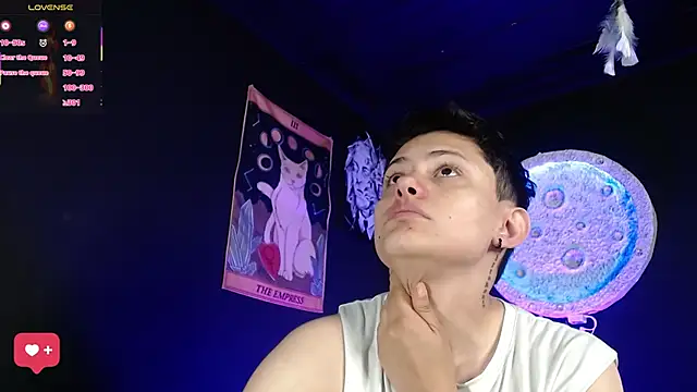 girl intense444 online show from February 14, 12:57 pm