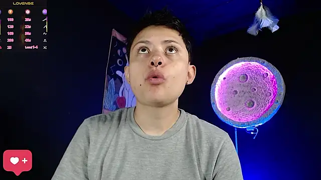 girl intense444 online show from March 17, 1:03 pm