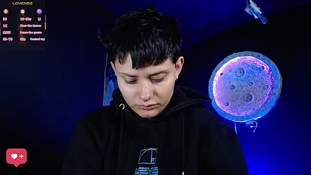 girl intense444 online show from March 26, 1:17 pm