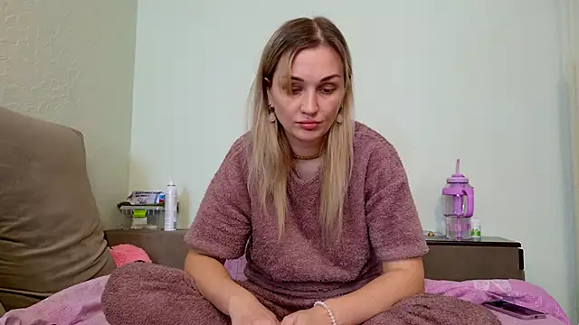 ModelEva online show from February 15, 11:08 am