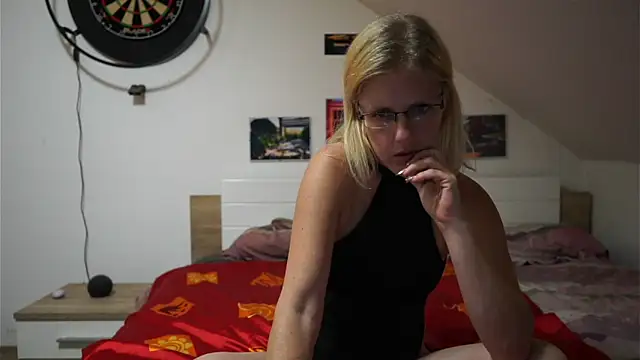 Moistdevil online show from October 7, 5:10 pm