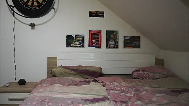 Moistdevil online show from November 13, 9:47 pm