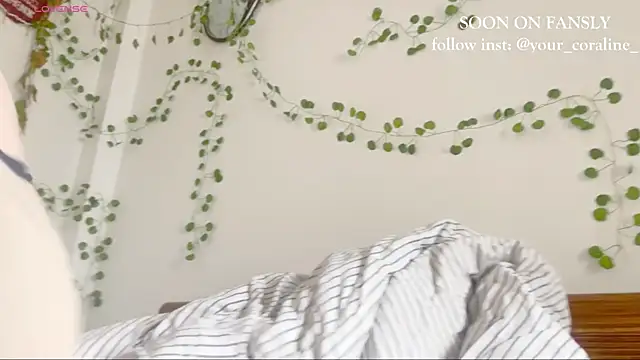 Snapshot of Hairy_Coraline chatting on November 4, 8:46 am Hairy Coraline online show from November 4, 8:46 am