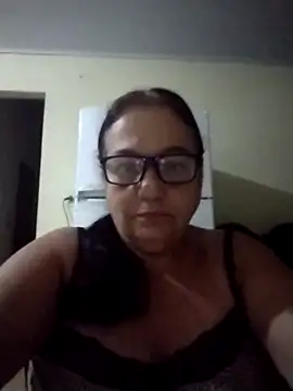 Snapshot of catdool chatting on January 2, 3:15 am catdool online show from January 2, 3:15 am