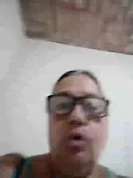 Snapshot of catdool chatting on February 1, 4:11 pm catdool online show from February 1, 4:11 pm