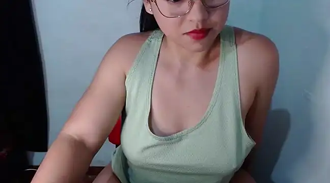 Snapshot of lizbodu chatting on February 21, 2:06 am lizbodu online show from February 21, 2:06 am