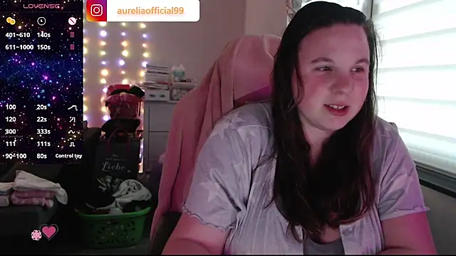 Snapshot of AureliaWinter chatting on May 17, 6:37 pm AureliaWinter online show from May 17, 6:37 pm