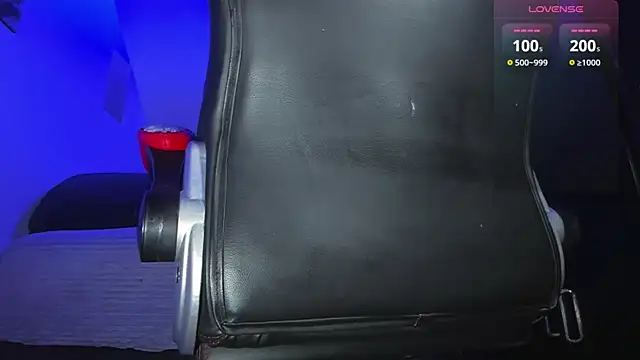 Snapshot of Alex_smith00 chatting on March 14, 3:59 am Alex smith00 online show from March 14, 3:59 am