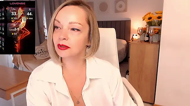 Tilly Eliot online show from March 14, 8:58 pm