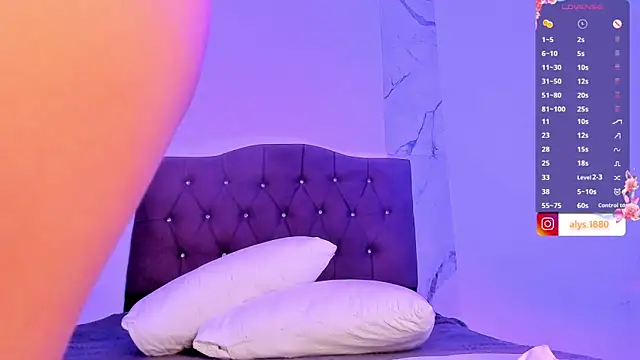 alysson 18 online show from October 27, 2:43 pm