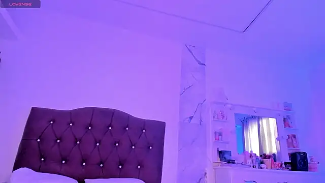 alysson 18 online show from March 14, 1:27 pm