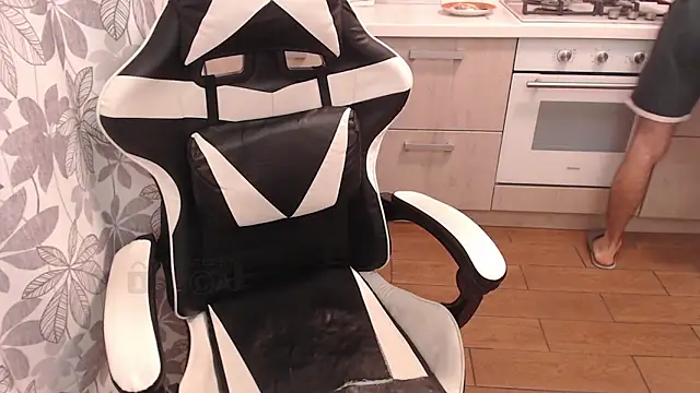 Mandarin4ks online show from March 27, 10:59 am