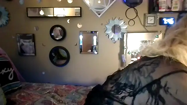 marilyn420 online show from February 11, 5:45 am