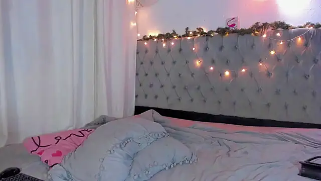 AfroGoddess online show from December 12, 10:09 pm
