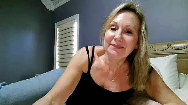 Snapshot of Lisaisluscious chatting on July 11, 3:59 pm Lisaisluscious online show from July 11, 3:59 pm