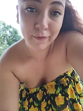 VickyHoult online show from March 7, 10:51 pm