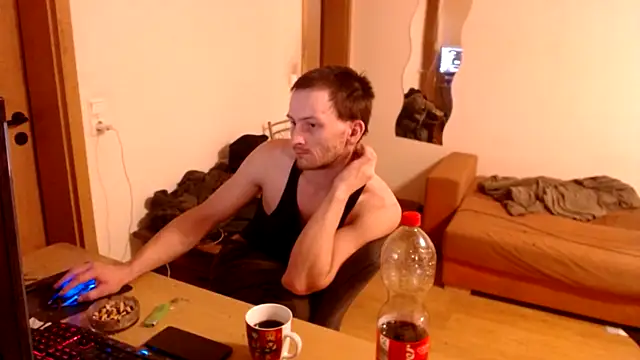 Snapshot of sexymann92 chatting on February 4, 4:02 pm sexymann92 online show from February 4, 4:02 pm