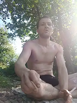 Snapshot of sexymann92 chatting on June 21, 3:36 pm sexymann92 online show from June 21, 3:36 pm