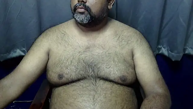 Snapshot of hairysubcub_70 chatting on April 22, 8:17 am hairysubcub 70 online show from April 22, 8:17 am