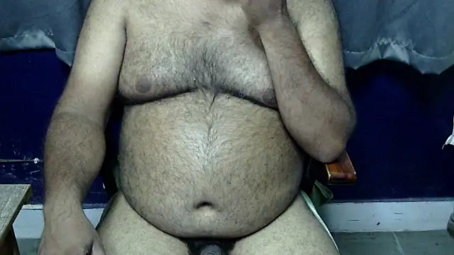 Snapshot of hairysubcub_70 chatting on May 16, 6:21 am hairysubcub 70 online show from May 16, 6:21 am