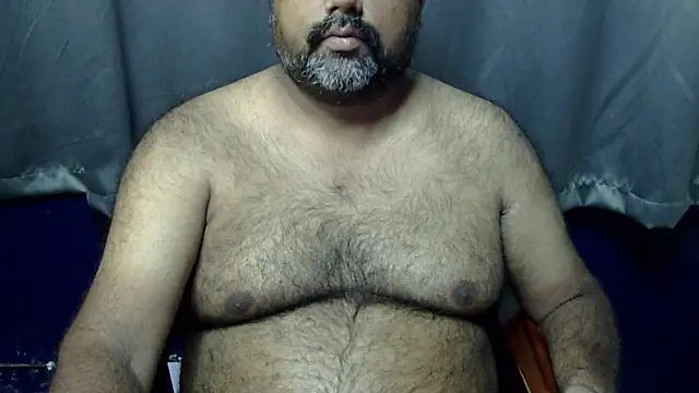 Snapshot of hairysubcub_70 chatting on May 17, 6:11 am hairysubcub 70 online show from May 17, 6:11 am
