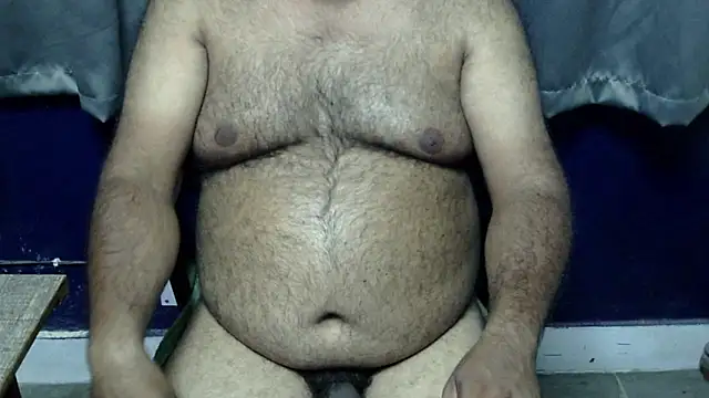 Snapshot of hairysubcub_70 chatting on May 17, 6:15 pm hairysubcub 70 online show from May 17, 6:15 pm