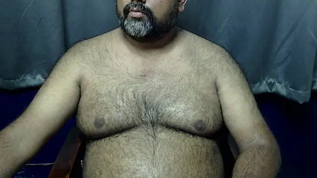 Snapshot of hairysubcub_70 chatting on May 24, 7:13 am hairysubcub 70 online show from May 24, 7:13 am