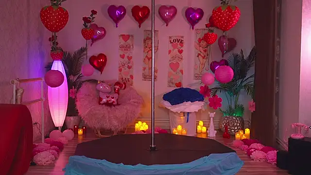 KittyCaitlin online show from February 14, 8:16 pm