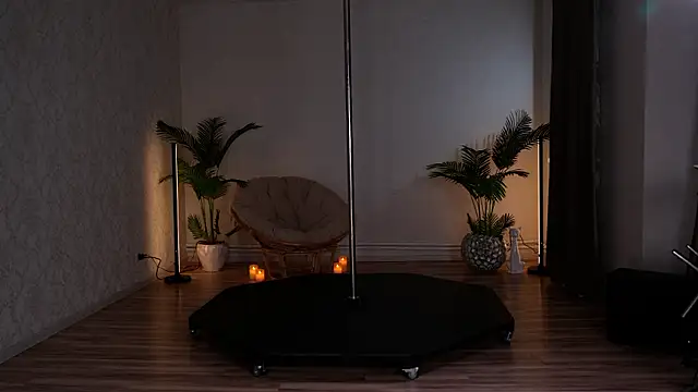 KittyCaitlin online show from March 21, 9:07 pm