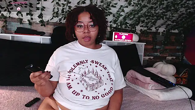 -khayaparker online show from December 22, 11:11 am