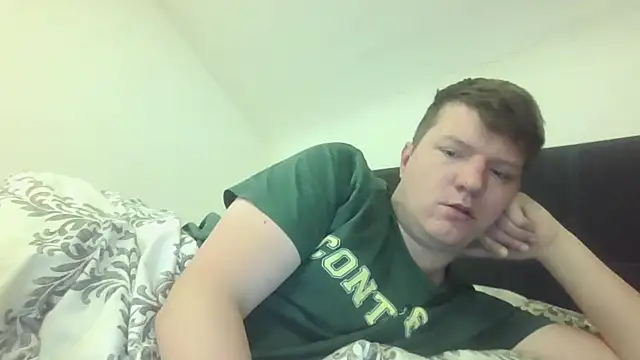 Snapshot of Tommyboy1279 chatting on March 20, 8:31 am Tommyboy1279 online show from March 20, 8:31 am