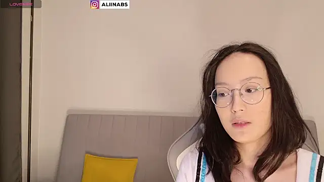 aliiiiiina online show from January 24, 11:56 pm