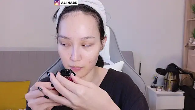 aliiiiiina online show from January 26, 3:48 am