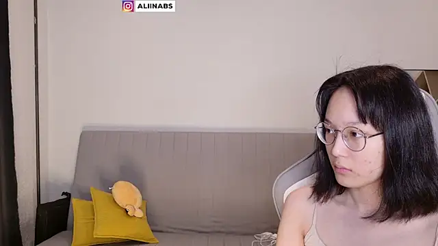 aliiiiiina online show from March 23, 2:04 am