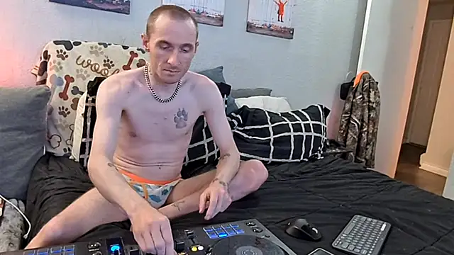 pyrowuff online show from February 2, 3:16 am