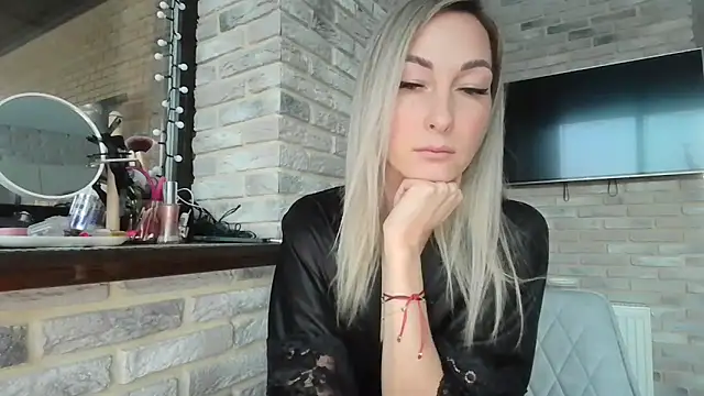 Snapshot of StarryHanna chatting on February 17, 2:35 pm StarryHanna online show from February 17, 2:35 pm