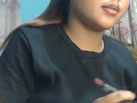 NancyRuvi online show from October 25, 4:13 pm