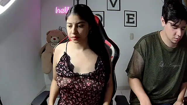 Snapshot of kim_sex_hot chatting on October 18, 3:24 pm kim sex hot online show from October 18, 3:24 pm