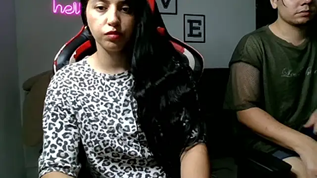 Snapshot of kim_sex_hot chatting on October 23, 11:03 pm kim sex hot online show from October 23, 11:03 pm
