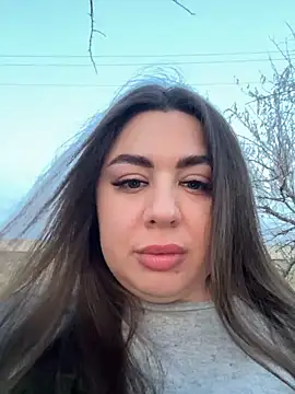 Sara Slow online show from January 7, 2:30 pm