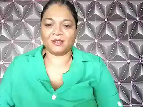 Snapshot of IndianDelia chatting on April 19, 7:29 am IndianDelia online show from April 19, 7:29 am