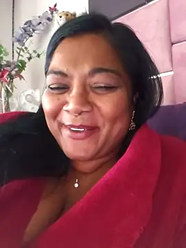 Snapshot of IndianDelia chatting on April 23, 1:13 pm IndianDelia online show from April 23, 1:13 pm