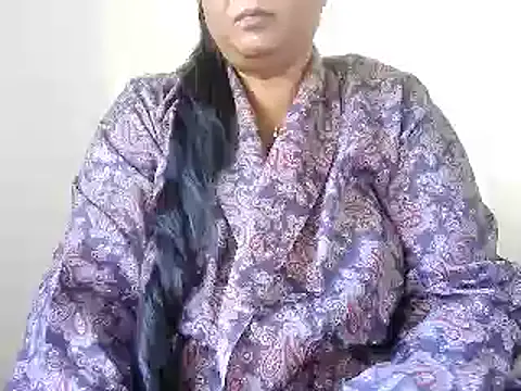 Snapshot of IndianDelia chatting on May 2, 5:45 am IndianDelia online show from May 2, 5:45 am