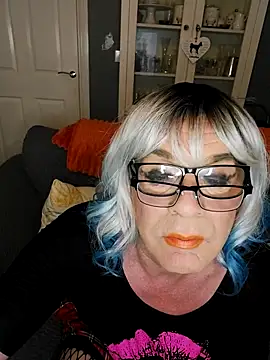 Snapshot of juniperberi29 chatting on October 25, 9:31 pm juniperberi29 online show from October 25, 9:31 pm