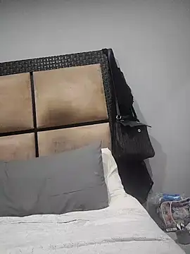 Snapshot of Mahi4luv chatting on December 3, 8:17 pm Mahi4luv online show from December 3, 8:17 pm