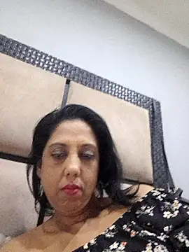 Snapshot of Mahi4luv chatting on December 7, 10:06 pm Mahi4luv online show from December 7, 10:06 pm