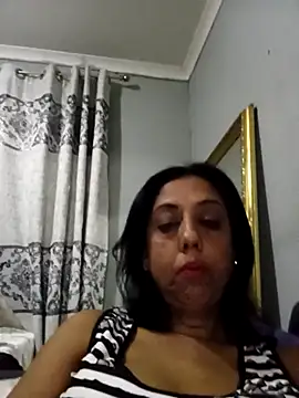 Snapshot of Mahi4luv chatting on October 12, 11:37 pm Mahi4luv online show from October 12, 11:37 pm